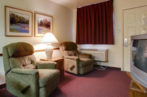 Amerihome Inn & Suites Houston Airport North Exterior photo